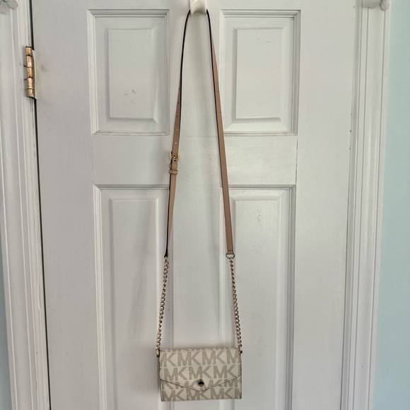 Michael Kors Handbags - Michael Kors Jet Set Logo Crossbody Wallet Bag – Vanilla / Acorn